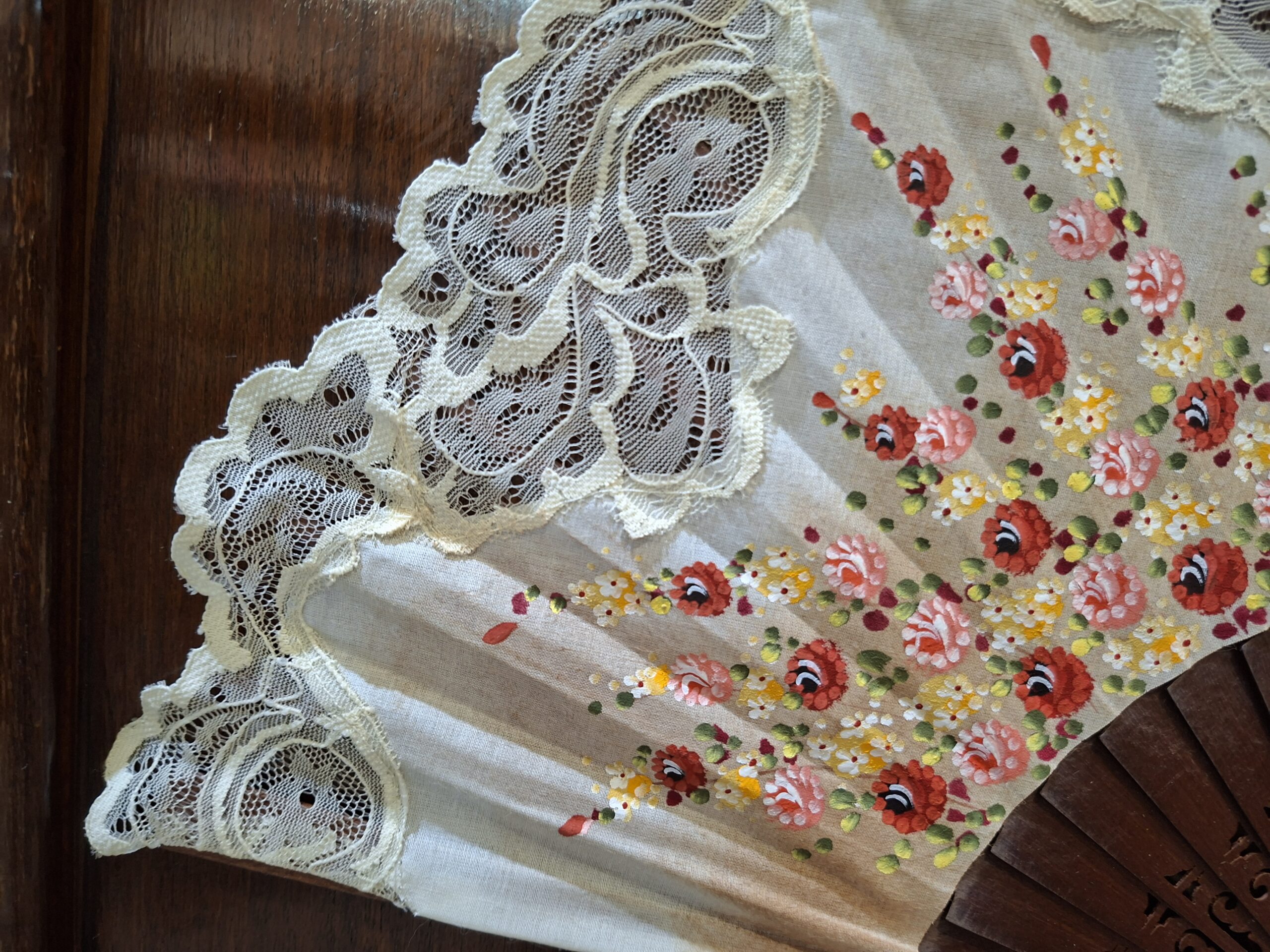 Ventaglio Pizzo Bianco Fiesta - immagine 3