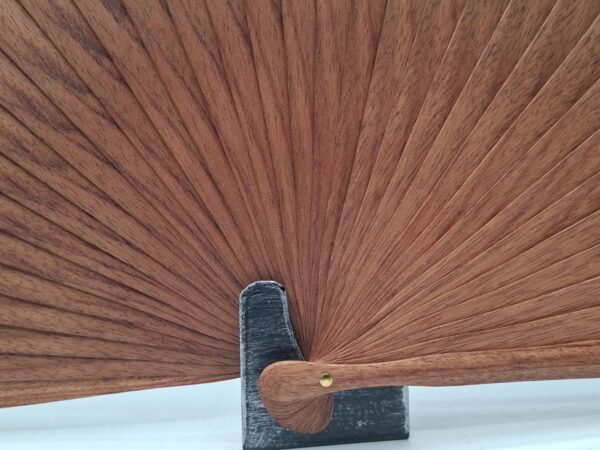 dettaglio legno bubinga ventaglio da uomo