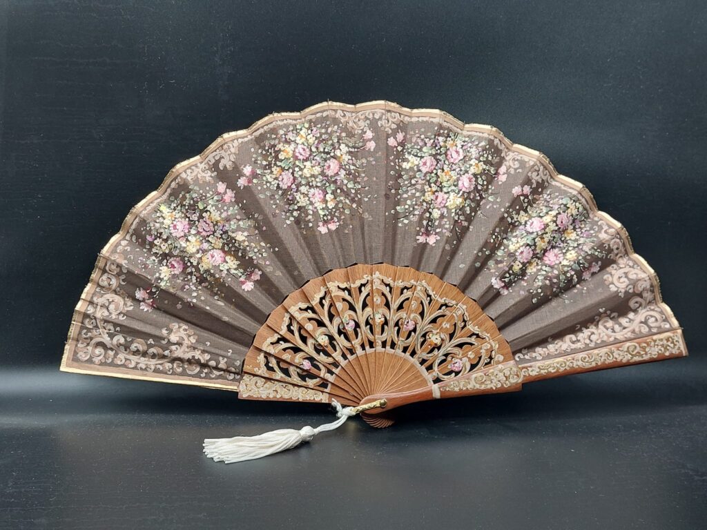 ventaglio fiori sul cioccolato - ventaglio spagnolo