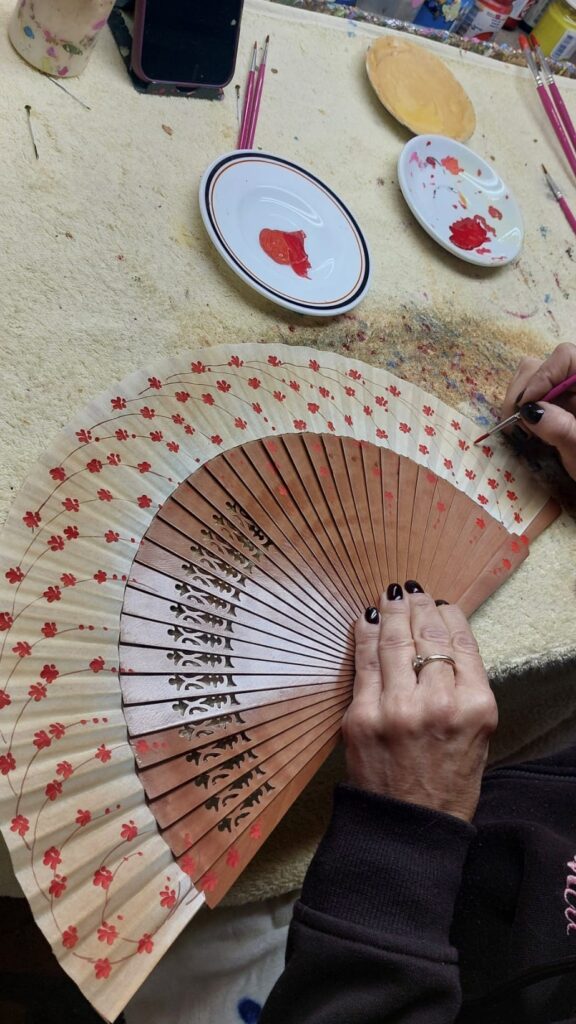 Ventagli dipinti a mano: come riconoscere la qualità (stili, materiali e prezzi) - ventagliospagnolo.com